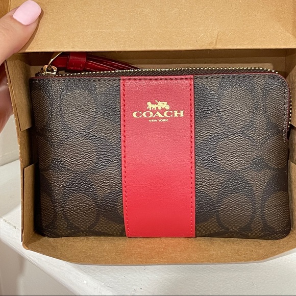 🆕 COACH wristlet with box - Picture 5 of 6